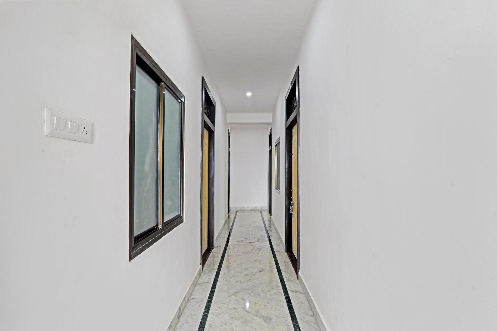 Hotel O Sparrow Nest Varanasi Exteriör bild