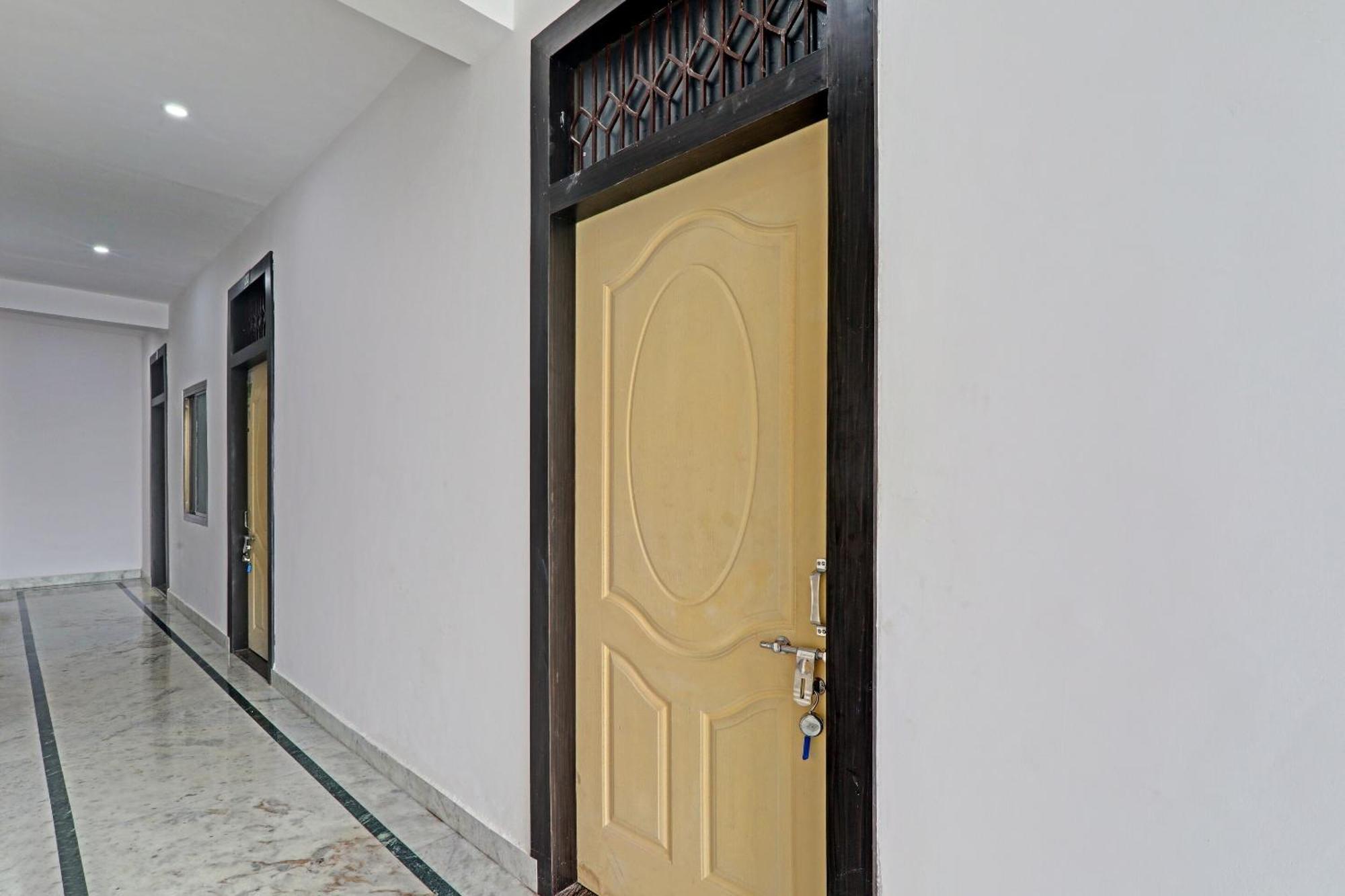 Hotel O Sparrow Nest Varanasi Exteriör bild
